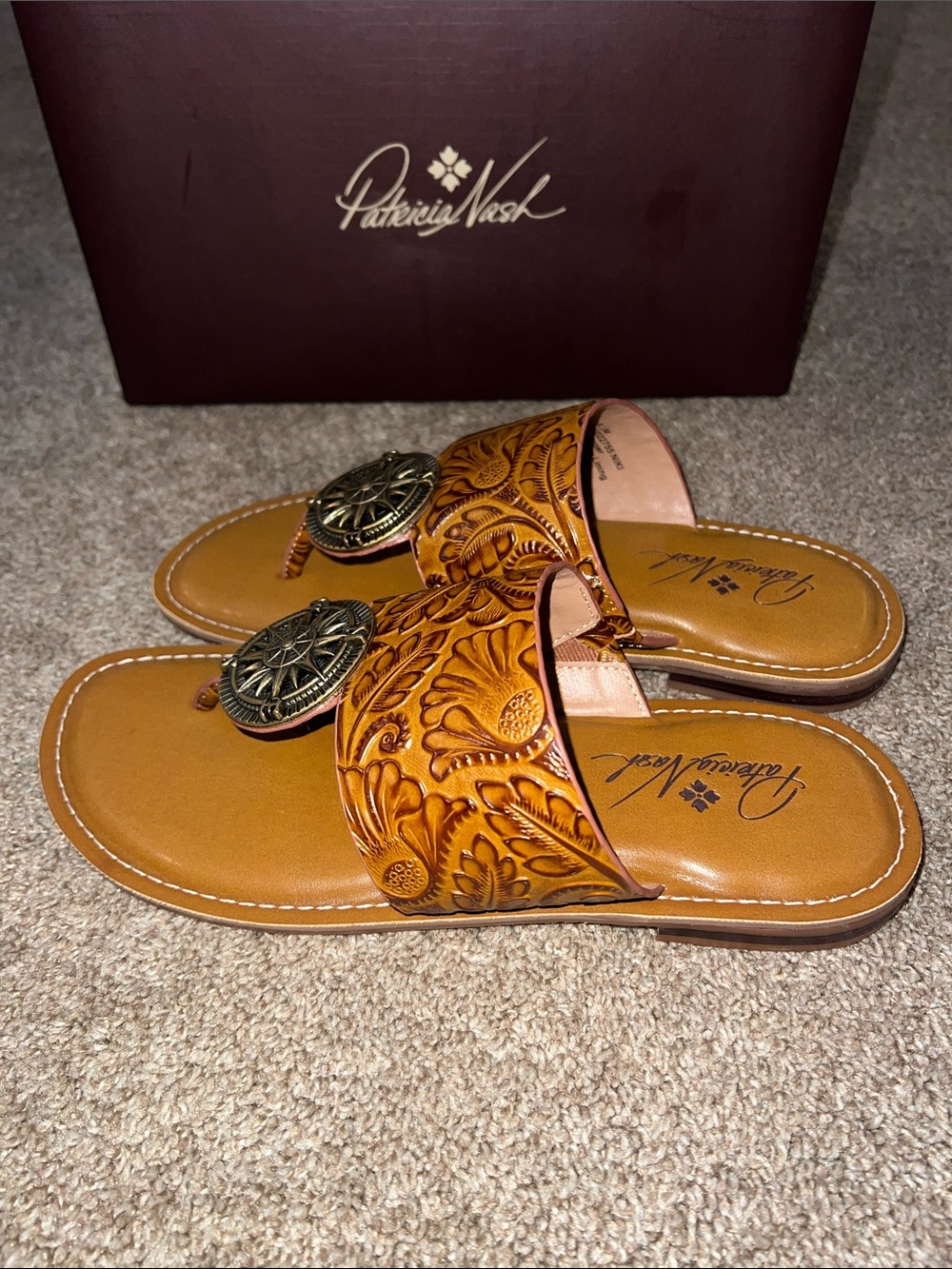 Patricia Nash Niki Tan Tooled Leather Compass Medallion Sandals - Picture 3 of 7